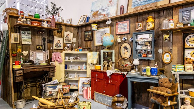 The Unexpected Spot for Discovering Vintage Furniture Gems The Unexpected Spot for Discovering Vintage Furniture Gems