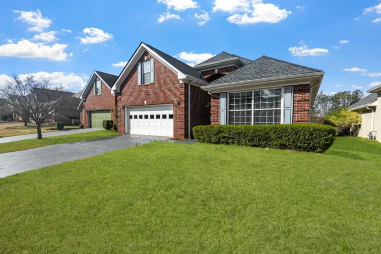 Observations on the Versatility of Loropetalum as a Privacy Hedge